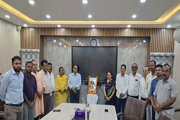 Education News : हूल दिवस पर RU में सिदो-कान्हो समेत अमर शहीदों को दी गई श्रद्धांजलि