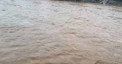 आदित्यपुर में बाढ़ का खतरा बरकरार, खरकई नदी खतरे के निशान से ऊपर