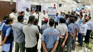 रांची एयरपोर्ट पर 'लेबर रिफॉर्म' पाठशाला, मजदूरों ने अपने अधिकारों को जाना