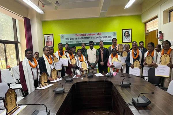 रांची में रिटायर शिक्षकों को विदाई, आज ही मिला पेंशन का लाभ