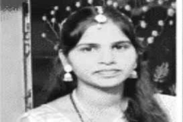 कोडरमा: बेटे के जन्मदिन की तैयारी कर रही महिला की छत से गिरकर मौत, पसरा मातम