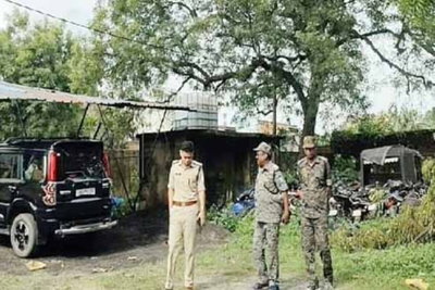 सरायकेला SP मनोज स्वर्गियारी ने कांड्रा थाना का किया निरीक्षण, लंबित मामलों के निष्पादन के निर्देश