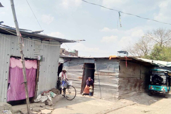 रांची: पॉलिटेक्निक कॉलेज कैंपस की जमीन पर घर बना वर्षों से रह रहे लोग