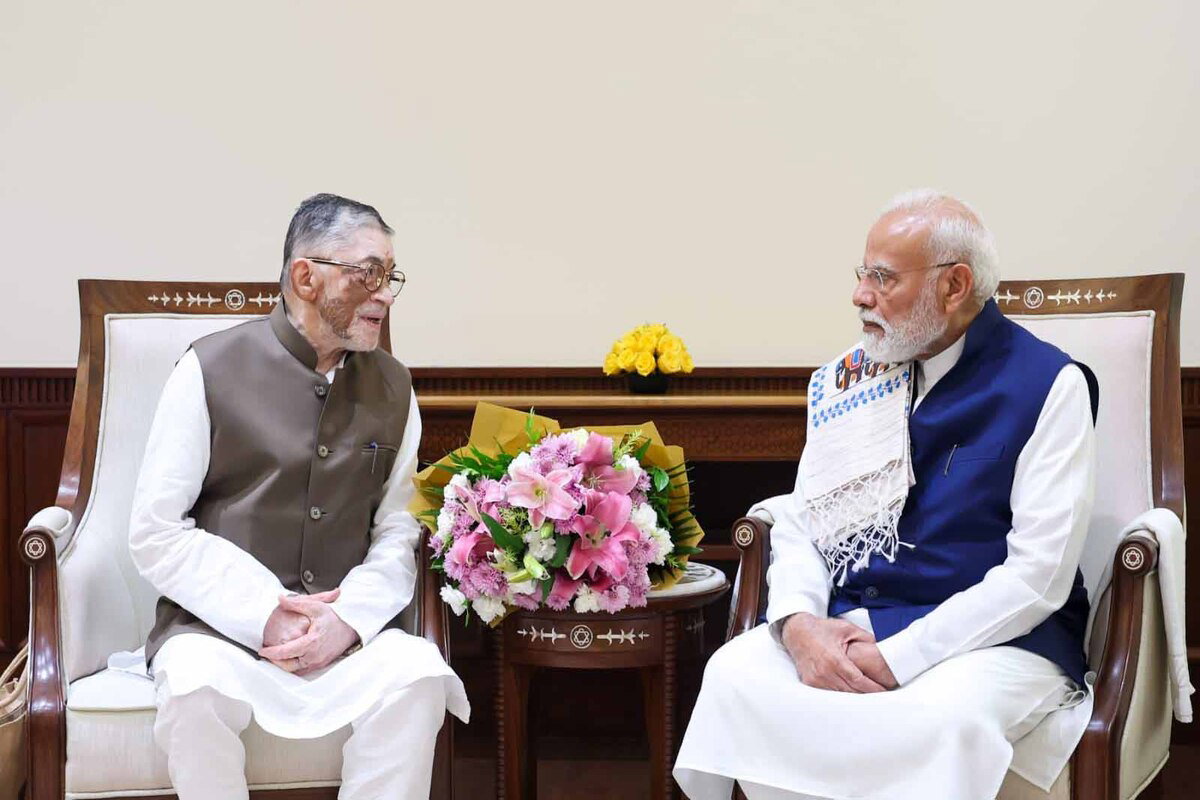 प्रधानमंत्री से मिले राज्यपाल संतोष गंगवार, कई मुद्दों पर हुई चर्चा