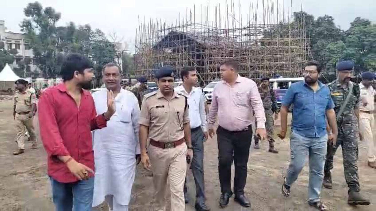 Inspection the pandal