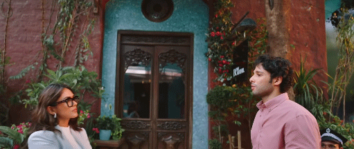 मृणाल- सिद्धांत की रोमांटिक ड्रामा ‘दो दीवाने सहर में’ का ट्रेलर रिलीज