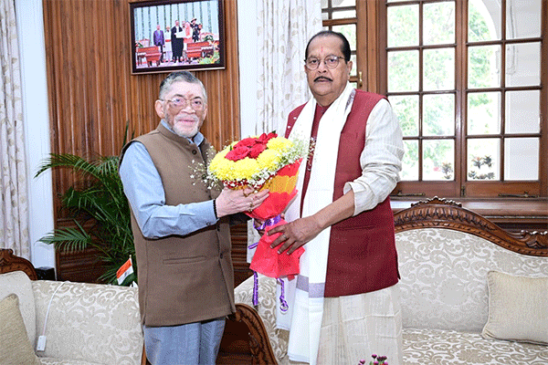 चांसलर पोर्टल की समस्याओं को लेकर मंत्री राधाकृष्ण किशोर ने राज्यपाल से की मुलाकात