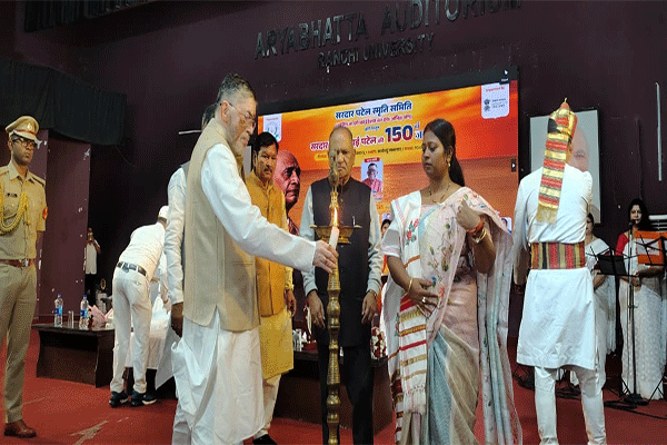 सरदार पटेल को किताब तक सीमित ना रखे, उन्हें अपने जीवन का आदर्श बनाए: राज्यपाल