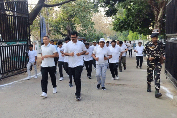 लातेहार : स्‍थापना दिवस पर सदभावना दौड़ व रक्‍तदान शिविर का आयोजन