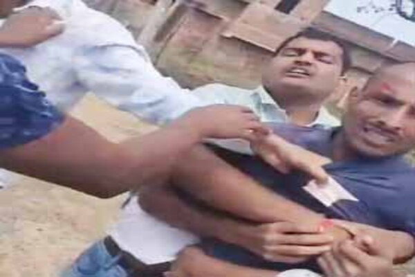 चतरा : सादे कपड़ों में राजपुर थाना क्षेत्र पहुंची गिद्धौर पुलिस, युवक को जबरन उठाने का आरोप