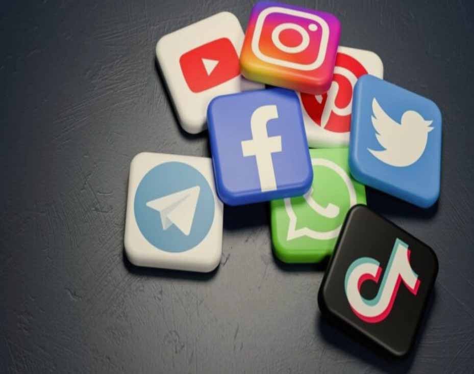 गैंगस्टर की ‘मददगार’ छवि बनाने की कोशिश, सोशल मीडिया पोस्ट से बढ़ी हलचल