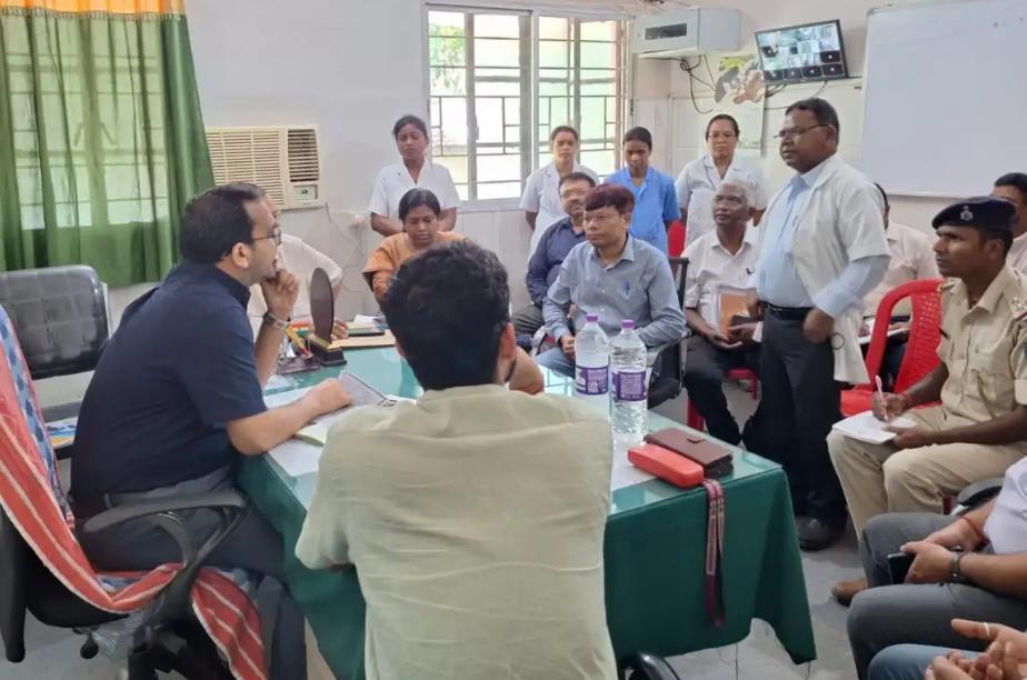 Saraikela News: मां-बच्चे की मौत मामले में DC ने बैठाई हाई लेवल जांच, 48 घंटे में रिपोर्ट तलब