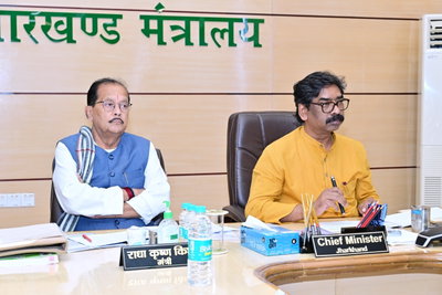 Jharkhand : योजना एवं विकास विभाग की समीक्षा, योजनाओं के क्रियान्वयन में तेजी लाने का निर्देश