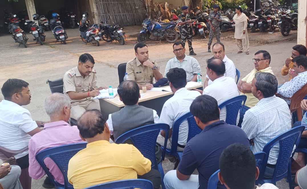 पंडरा मंडी की सुरक्षा पर पुलिस-व्यवसायी बैठक, नियमित गश्ती व CCTV निगरानी की मांग
