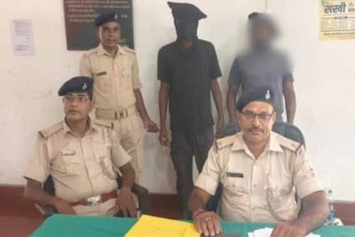 Adityapur News: RIT थाना पुलिस की कार्रवाई, लंबे समय से फरार दो वारंटी गिरफ्तार