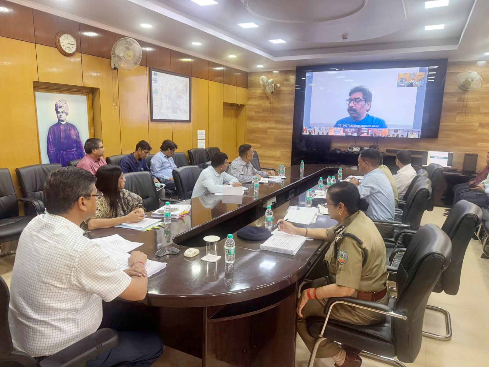 Jharkhand News: भू-माफियाओं पर गिरेगी गाज, कानून व्यवस्था को लेकर हाई लेवल बैठक में CM सख्त