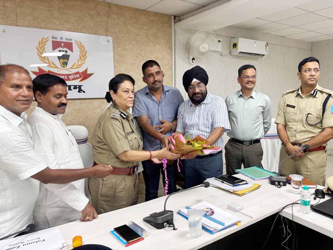 Palamu News : DGP से मिला चैंबर प्रतिनिधिमंडल, ट्रैफिक व्यवस्था सुधार की उठाई मांग