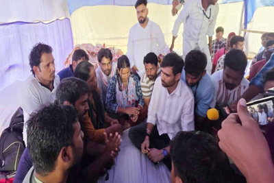 Ranchi : NSUI के राष्ट्रीय अध्यक्ष विनोद झाकड़ ने अनशनरत छात्रों से की मुलाकात, आंदोलन को दिया समर्थन