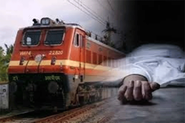 पलामू :  रेलवे ट्रैक पर मिला शव, ट्रेन की चपेट में आने की आशंका