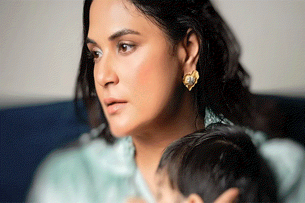 Entertainment News :  वायरल हुआ ऋचा चड्ढा का वीडियो, बेटियों व बेटों की सुरक्षा पर छिड़ी बहस