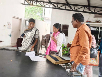 Ranchi News : आशा लकड़ा से मिले नगड़ी के ग्रामीण, रिम्स 2 के लिए वैकल्पिक स्थान चयन की मांग