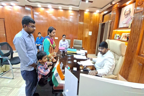 जामताड़ा  : डीसी  के जनता दरबार में ऑन स्पॉट कई मामले निपटे