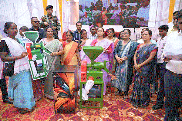 Ranchi News : मांडर में स्वयं सहायता समूहों को मिली गेहूं प्रसंस्करण मशीन  व मिनी राइस मिल
