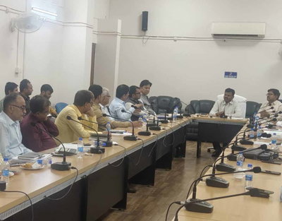 Ranchi News: चैंबर ने JUVNL के CMD के साथ की बैठक, औद्योगिक क्षेत्रों की बिजली समस्याओं पर हुई चर्चा