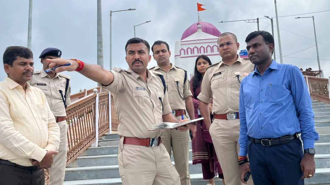 Ranchi : जगन्नाथपुर रथ यात्रा को लेकर डीसी ने किया निरीक्षण, रथ मार्ग से हटेगा अतिक्रमण, CCTV से होगी निगरानी