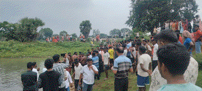 Jamtara  News : तालाब में डूबने से युवक की मौत, घंटों मशक्कत के बाद गोताखोरों ने निकाला शव