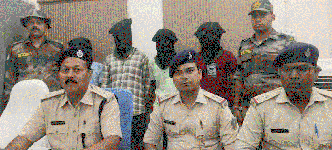 Jamtara News : साइबर ठगी गिरोह का भंडाफोड़, मास्टर ट्रेनर समेत 4 गिरफ्तार, लैपटॉप-20 सिम जब्त
