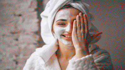 Health News : घर पर बनाएं ये फेस पैक, चेहरे पर आएगी निखार