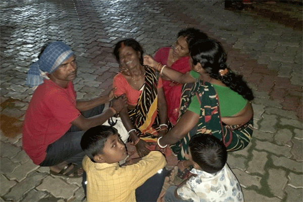 गिरिडीह : तेल टैंकर ने स्कूटी को मारी टक्कर, बेटे की मौत, मां घायल