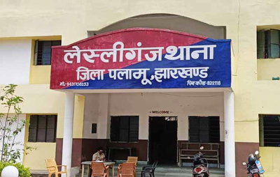 पलामू : अमरूद के पेड़ से लटकता मिला वृद्ध का शव, गांव में शोक