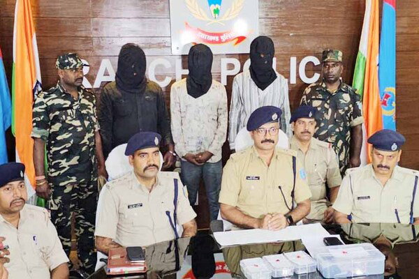 रांची : नामकुम थाना इलाके से 3 ब्राउन शुगर तस्कर गिरफ्तार