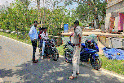 Chakradharpur News : चक्रधरपुर में चला सघन वाहन जांच अभियान, 39 हजार रुपए वसूले गए जुर्माना