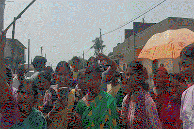 Hazaribagh News : राजेश साव मौत मामले में फूटा ग्रामीणों का गुस्सा, न्याय की मांग को लेकर सड़क जाम