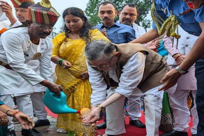 नगर निगम क्षेत्र में सखुआ महोत्सव शुरू, सावन में रांची में लगाए जाएंगे एक लाख पौधे