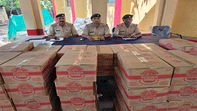 Bokaro News : भारी संख्या में शराब की बोतलें बरामद, तीन पर FIR