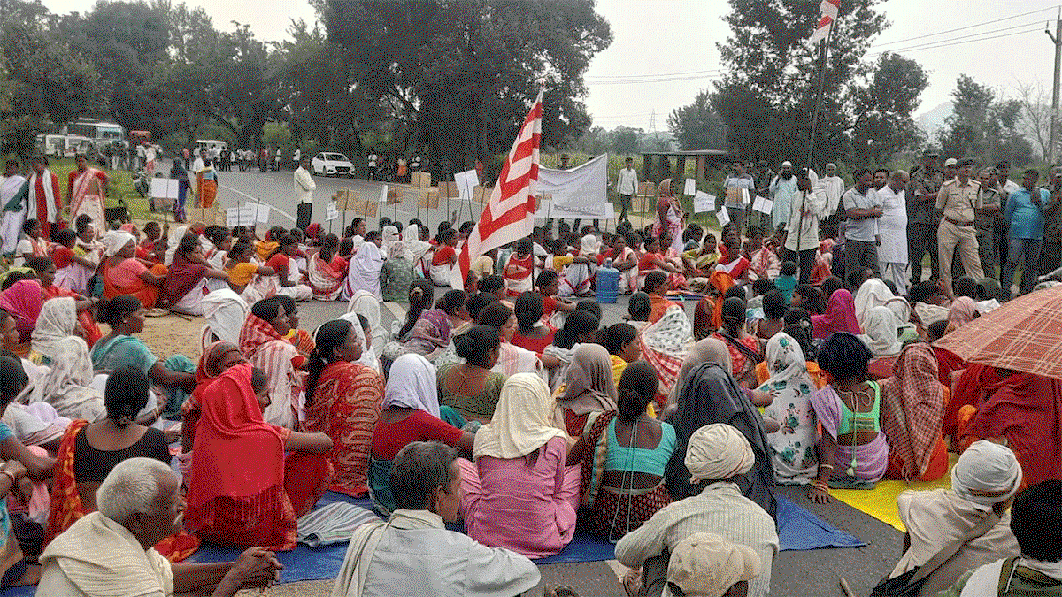 Villagers blocked NH-22