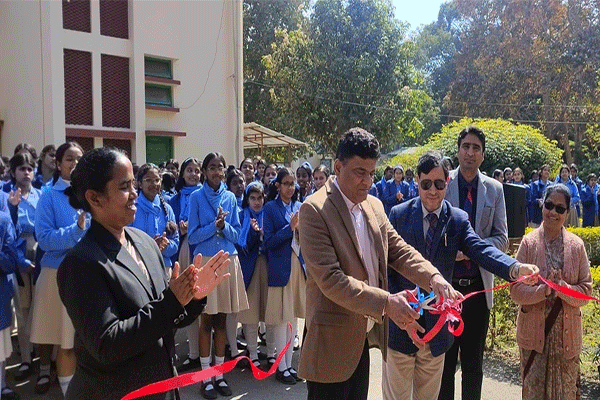 ISRO के ‘स्पेस ऑन व्हील्स’ का रांची के  लॉरेटो  स्कूल में मोबाइल स्पेस प्रदर्शनी कार्यक्रम