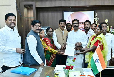 CM हेमंत सोरेन को सरहुल सांस्कृतिक कार्यक्रम में मुख्य अतिथि बनने का न्योता