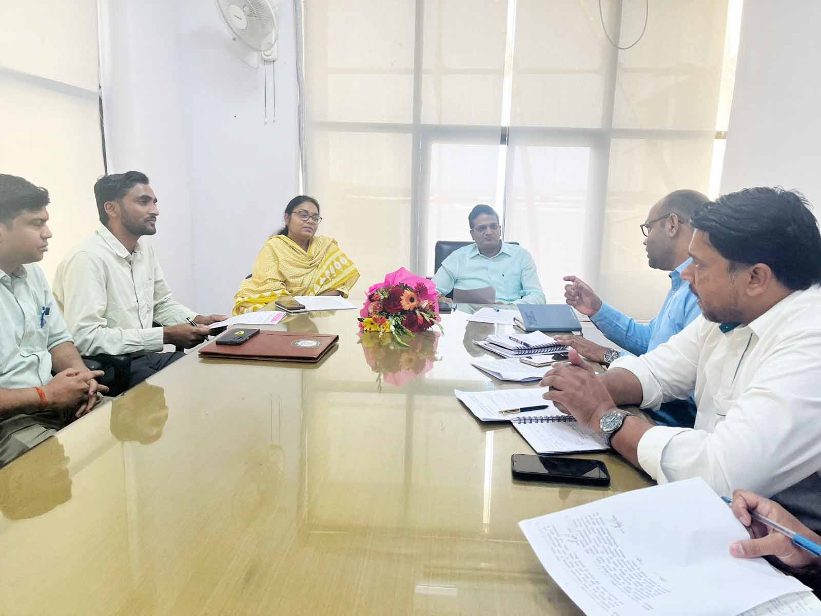 रांची : राज्यकर्मी स्वास्थ्य बीमा योजना को लेकर बैठक, अधिकांश समस्याओं के समाधान का दावा