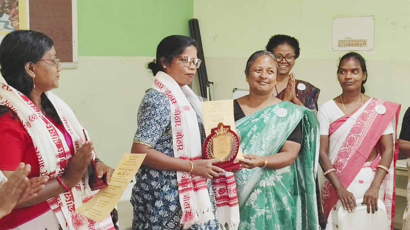 रांची: आदिवासी विमेंस नेटवर्क के स्थापना दिवस पर 2 महिलाएं फूलो झानो अवार्ड से सम्मानित