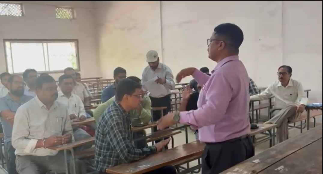 Education News : शिक्षा विभाग की अधिसूचना के खिलाफ मारवाड़ी कॉलेज के शिक्षक 12 को काली पट्टी बांधकर करेंगे प्रदर्शन
