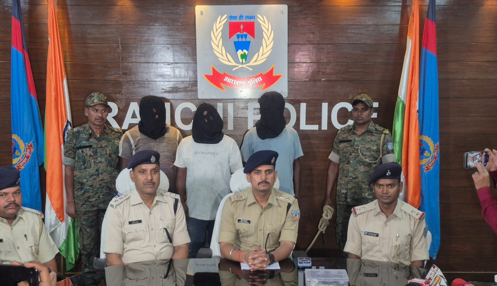 Ranchi Crime News : जमीन विवाद में हुए फायरिंग मामले में 3 अरेस्ट, पिस्टल-कारतूस बरामद