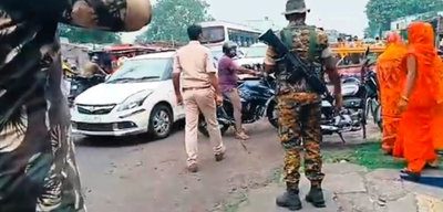 Dhanbad : कोयला तस्करों का तांडव, बम विस्फोट कई राउंड फायरिंग व पुलिस टीम पर किया हमला