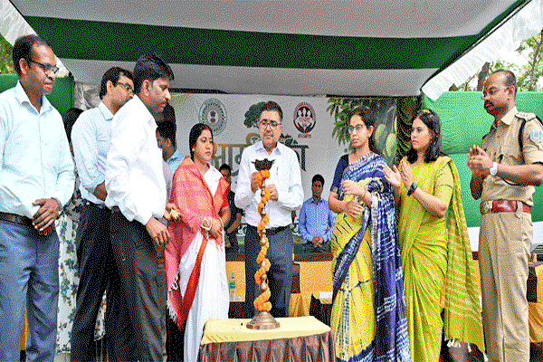 Bokaro News : आम्रलिका महोत्सव में किसानों, स्वयं सहायता समूहों व आम उत्पादकों को मिला बड़ा मंच