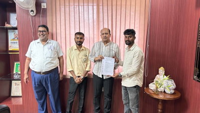 Ranchi : DSPMU में सीट कटौती के प्रस्ताव का आदिवासी छात्र संघ ने किया विरोध, कुलपति को सौंपा ज्ञापन