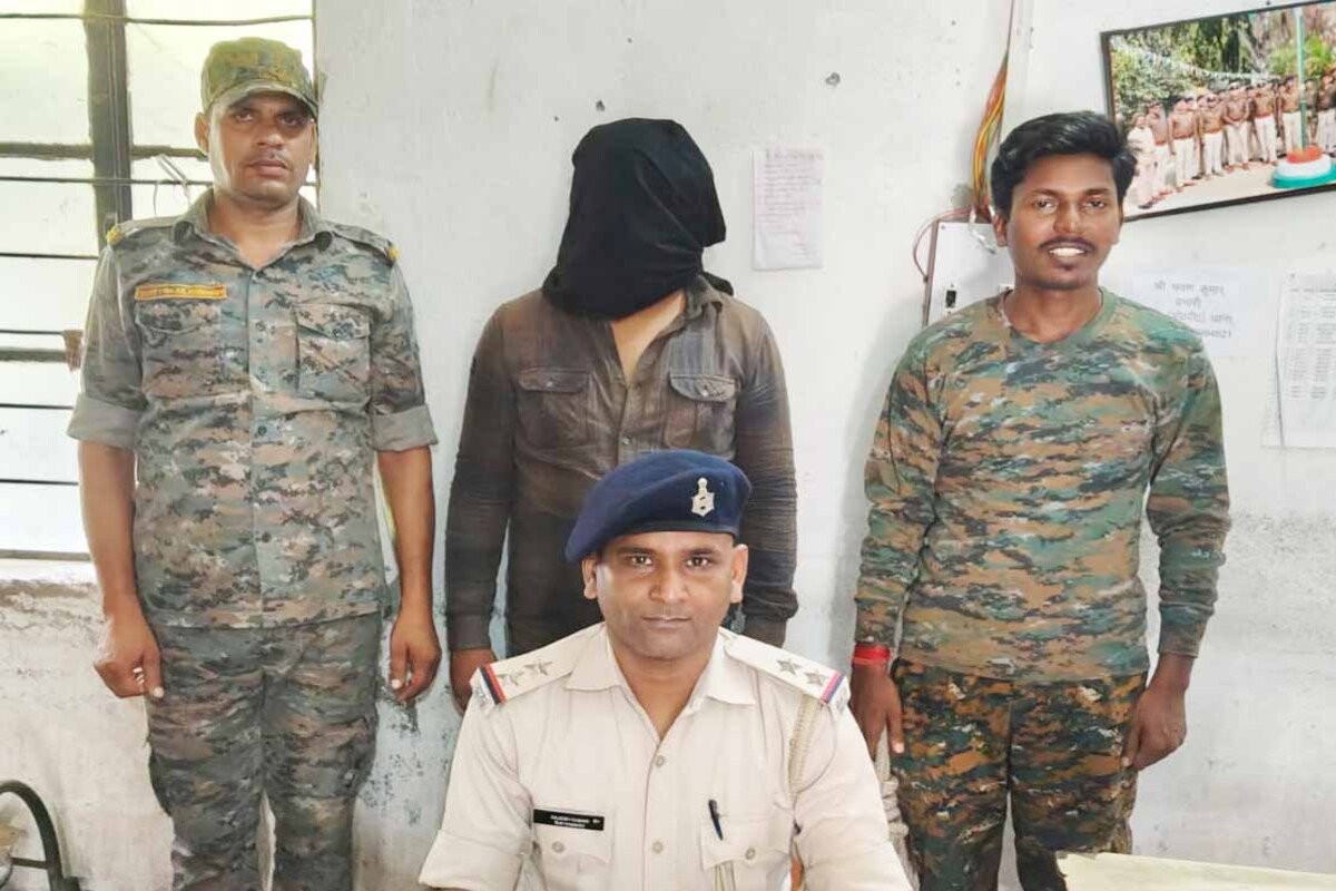 Hazaribagh : पदमा ओपी पुलिस ने ठगी के आरोपी को किया गिरफ्तार